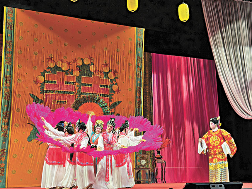 《蝶影紅梨記》中的主角趙汝州與謝素秋終於相認。記者蘇婕雅攝