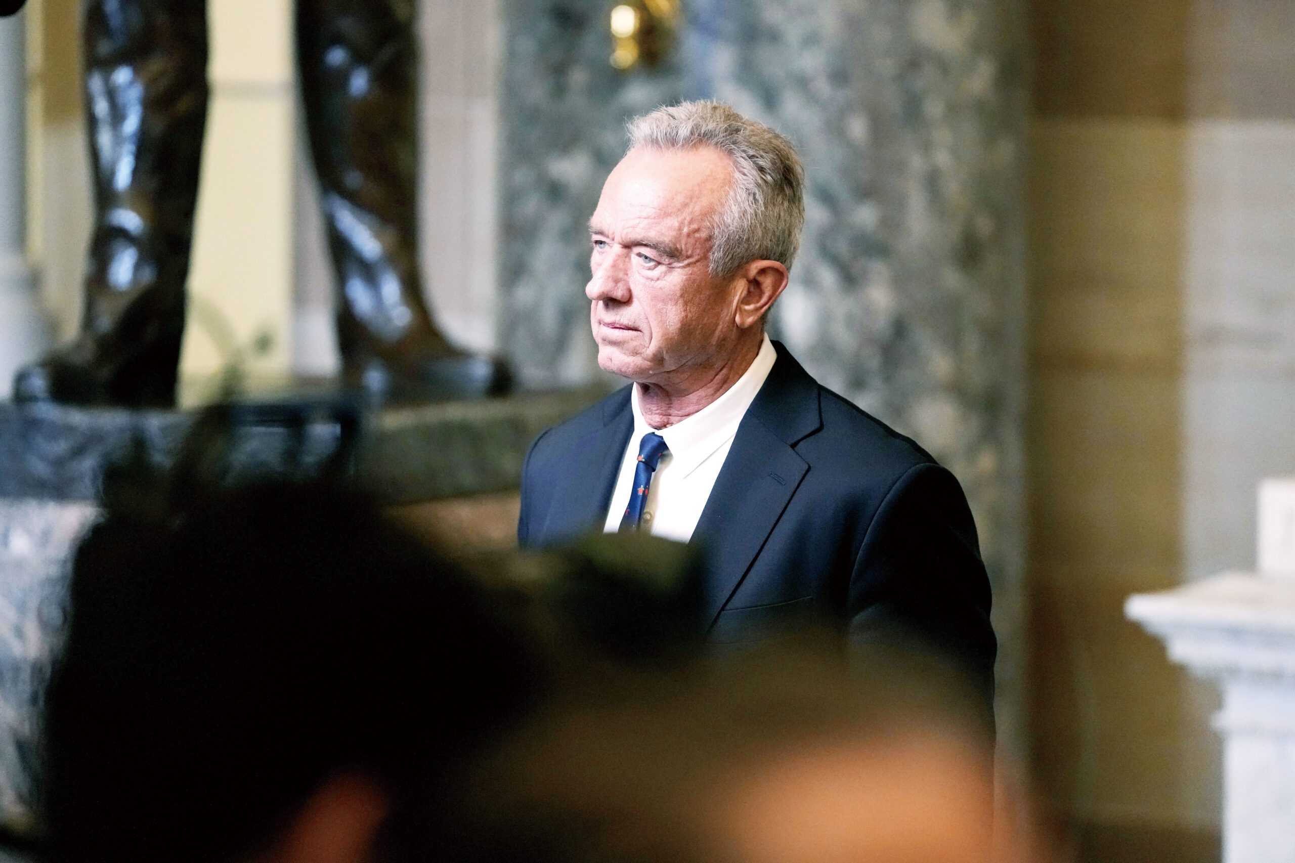 聯邦法官指衛生部長小甘迺迪（如圖）在重組關鍵疫苗顧問委員會時，涉嫌違反聯邦程序。美聯社