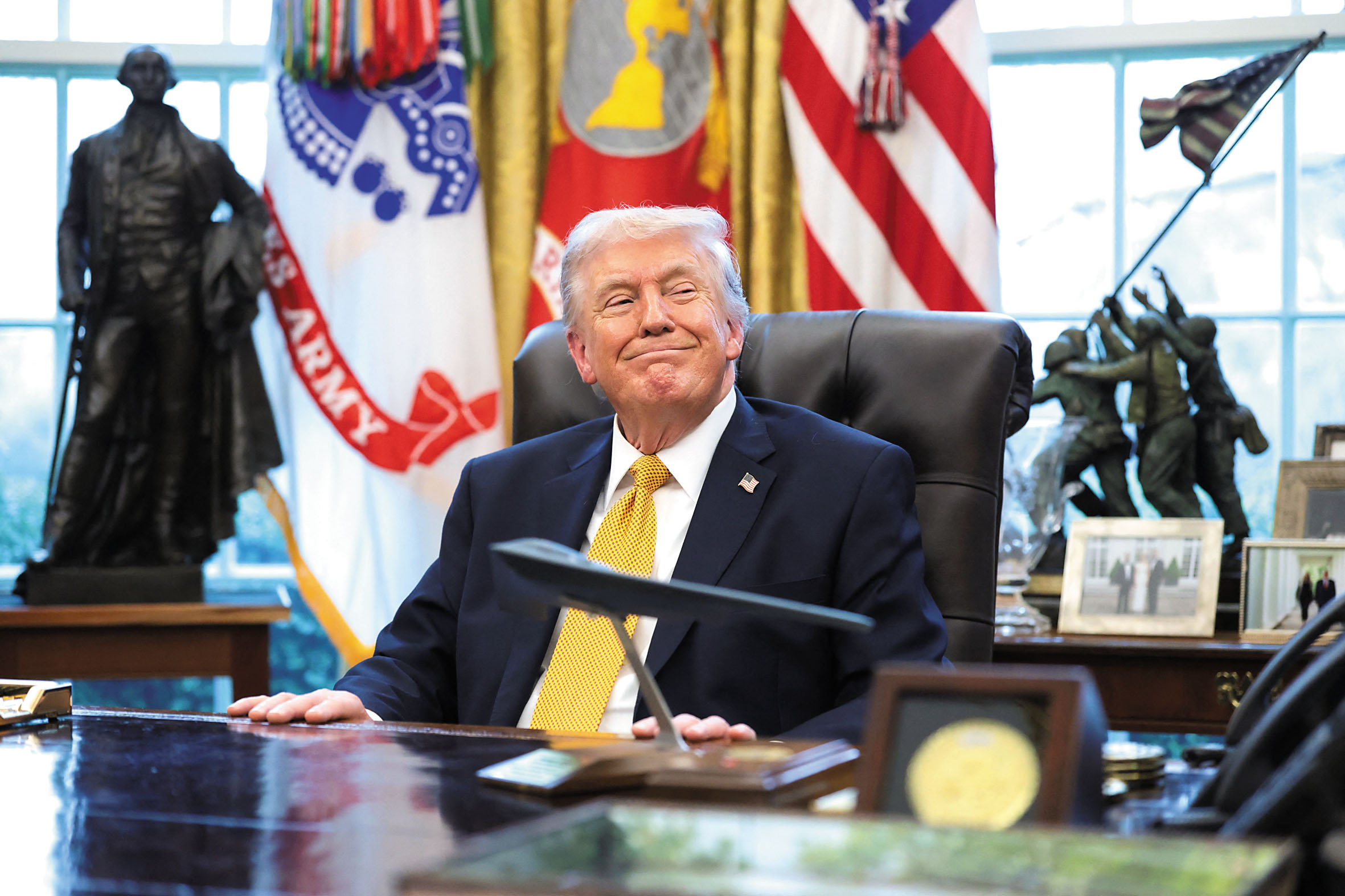 美國總統特朗普16日在白宮橢圓形辦公室表示，已向中方提出將他原定月底訪華的行程推遲一個月左右。路透社