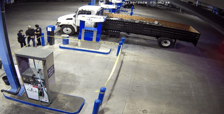 洛迪市油站竊油案 男子改裝貨車圖偷逾千加侖被捕｜細說燊語