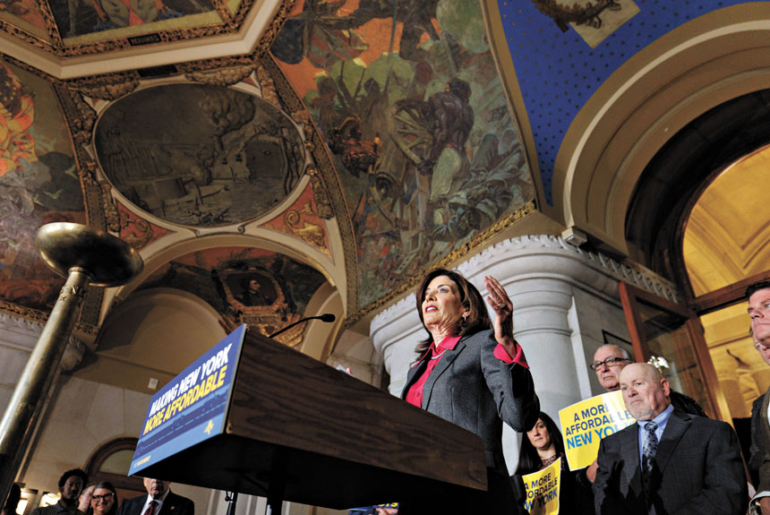 胡楚堅稱目前的稅收已足夠支付所需開支，毋須進一步加稅。 州長辦公室Flickr圖片