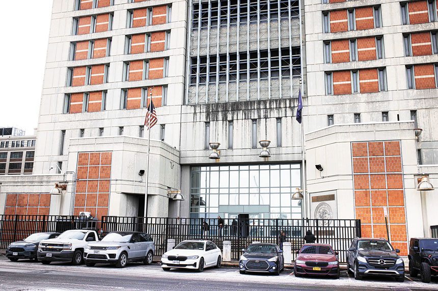 大都會拘留中心長期存在人手短缺及暴力問題。 Dave Sanders/紐約時報