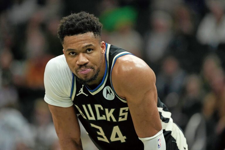 字母哥堅持在本賽季復出。美聯社