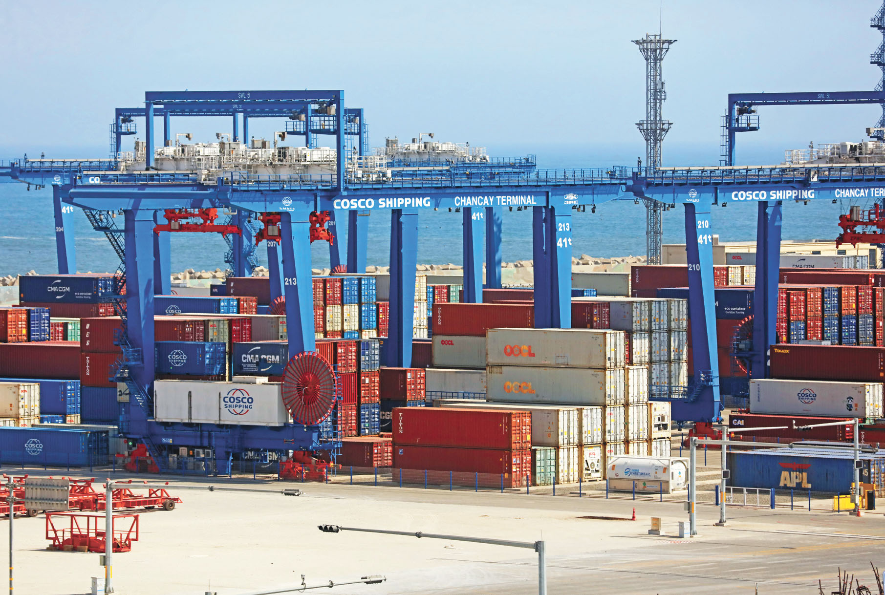 位於秘魯首都利馬以北的錢凱港2024年11月正式開港，被視為兩國共建「一帶一路」的重要成果。圖為錢凱港碼頭擺放的貨櫃。新華社資料圖片