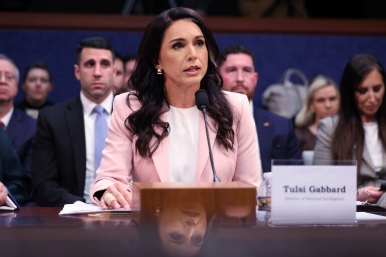 國會聽證會：美情報首長稱伊朗政權遭重創，但對「迫在眉睫威脅」說法現內部分歧