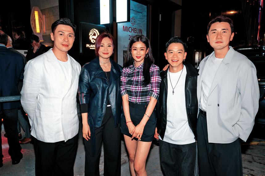 （左起）陳少邦、朱晨麗、岑麗香、林子善、洪永城舊同事重聚。