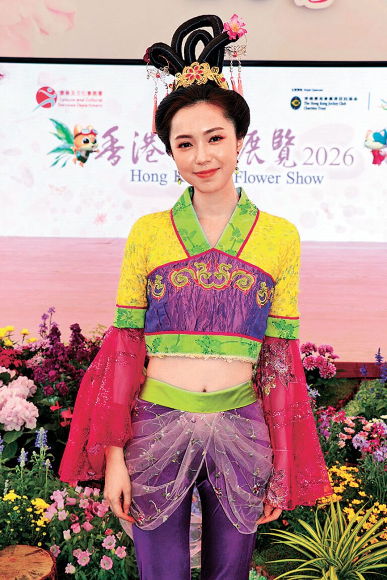 李海銅以古裝造型出席活動，俏皮可愛。