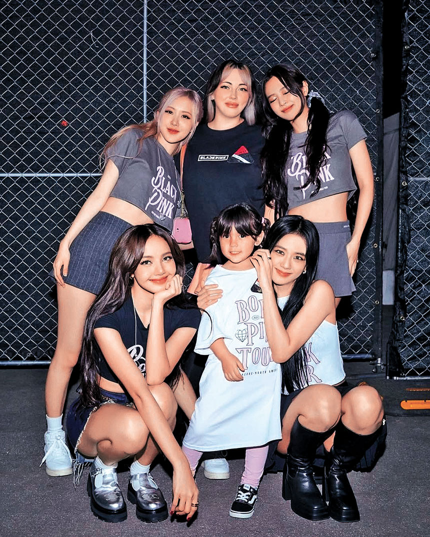 Bekuh Boom（上排中）曾參與多首BLACKPINK的作品。
