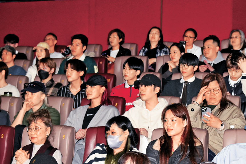 MIRROR成員現身力撐。