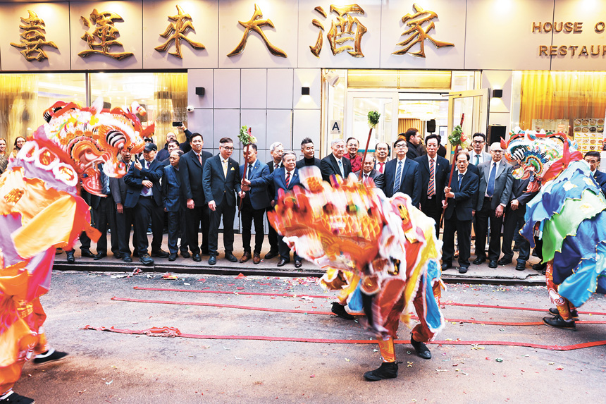 採青儀式具客家文化特色的舞麒麟。
