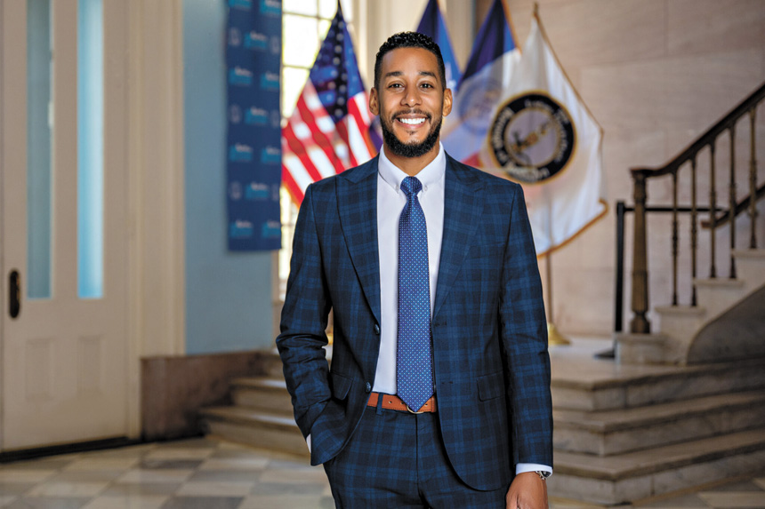 布碌崙區長雷諾索獲更多議員背書。