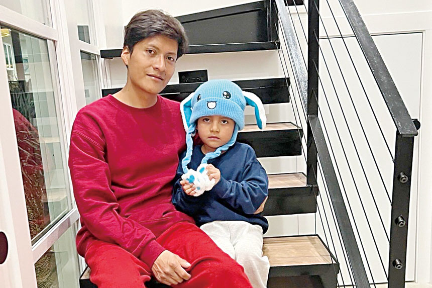 拉莫斯與爸爸阿里亞斯。美聯社資料圖片