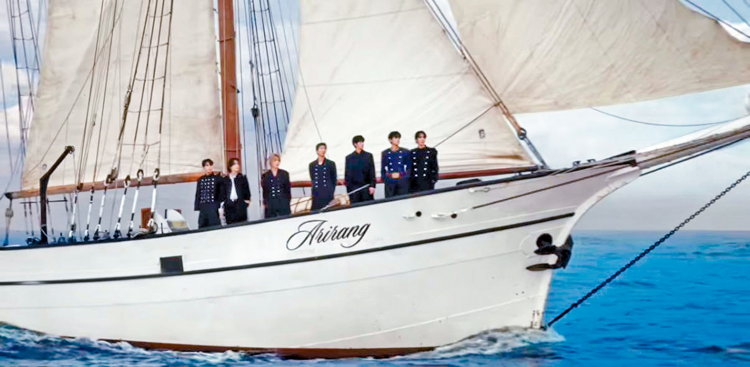 新歌《Swim》昨日公開MV。