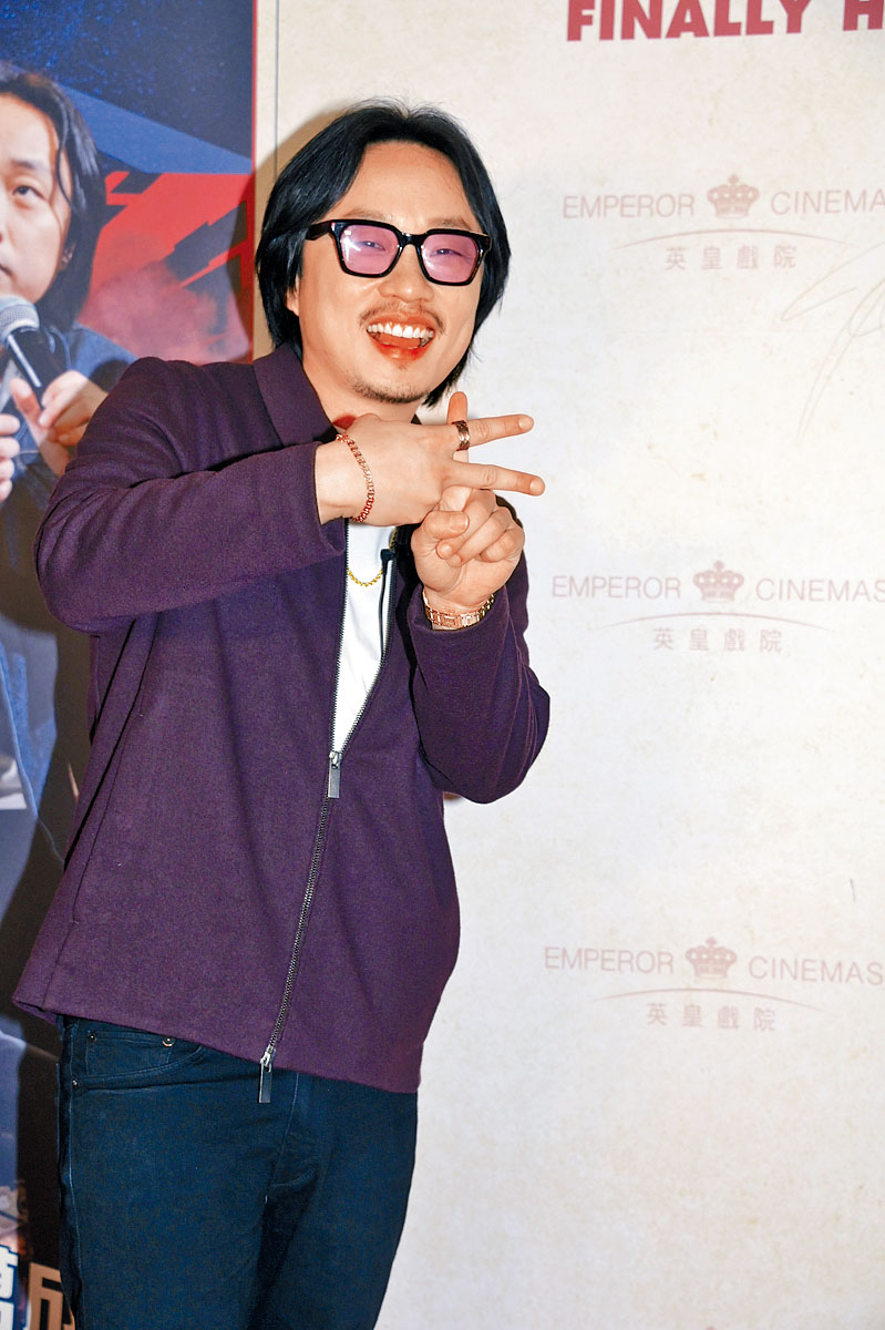 Jimmy指電影盡加偶像黃子華的片段。