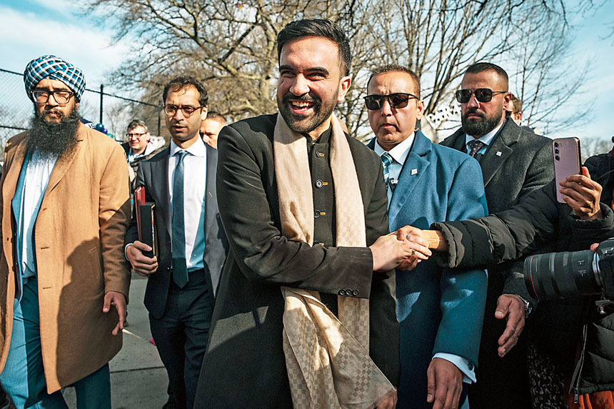 評級機構表示，若馬姆達尼動用儲備金的預算案獲通過，紐約市財政前景將極其嚴峻。 Angelina Katsanis/紐約時報