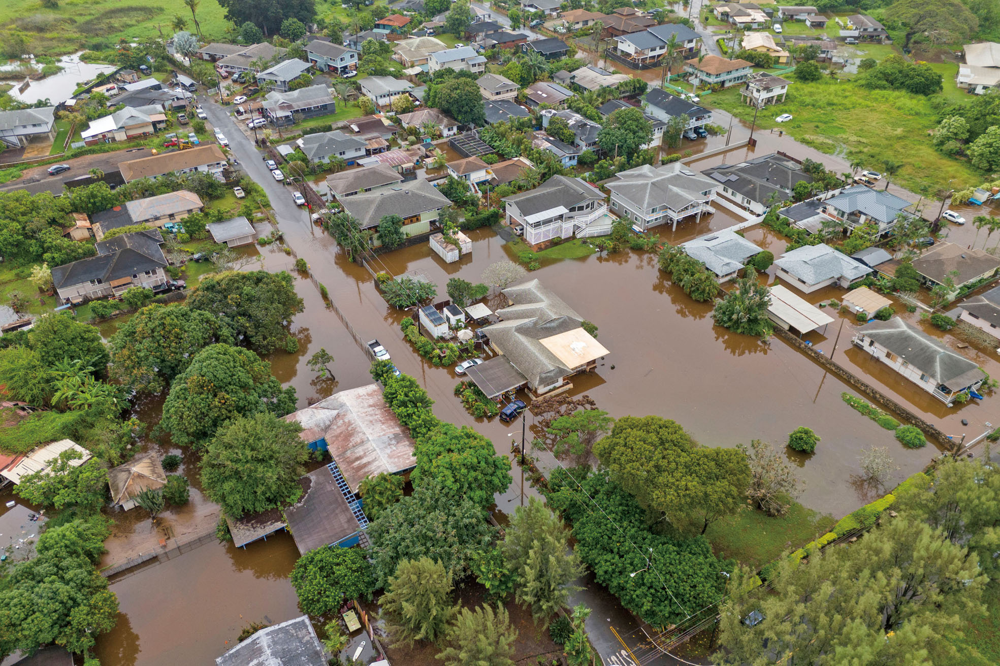 夏威夷歐胡島哈雷瓦街道嚴重淹水。美聯社