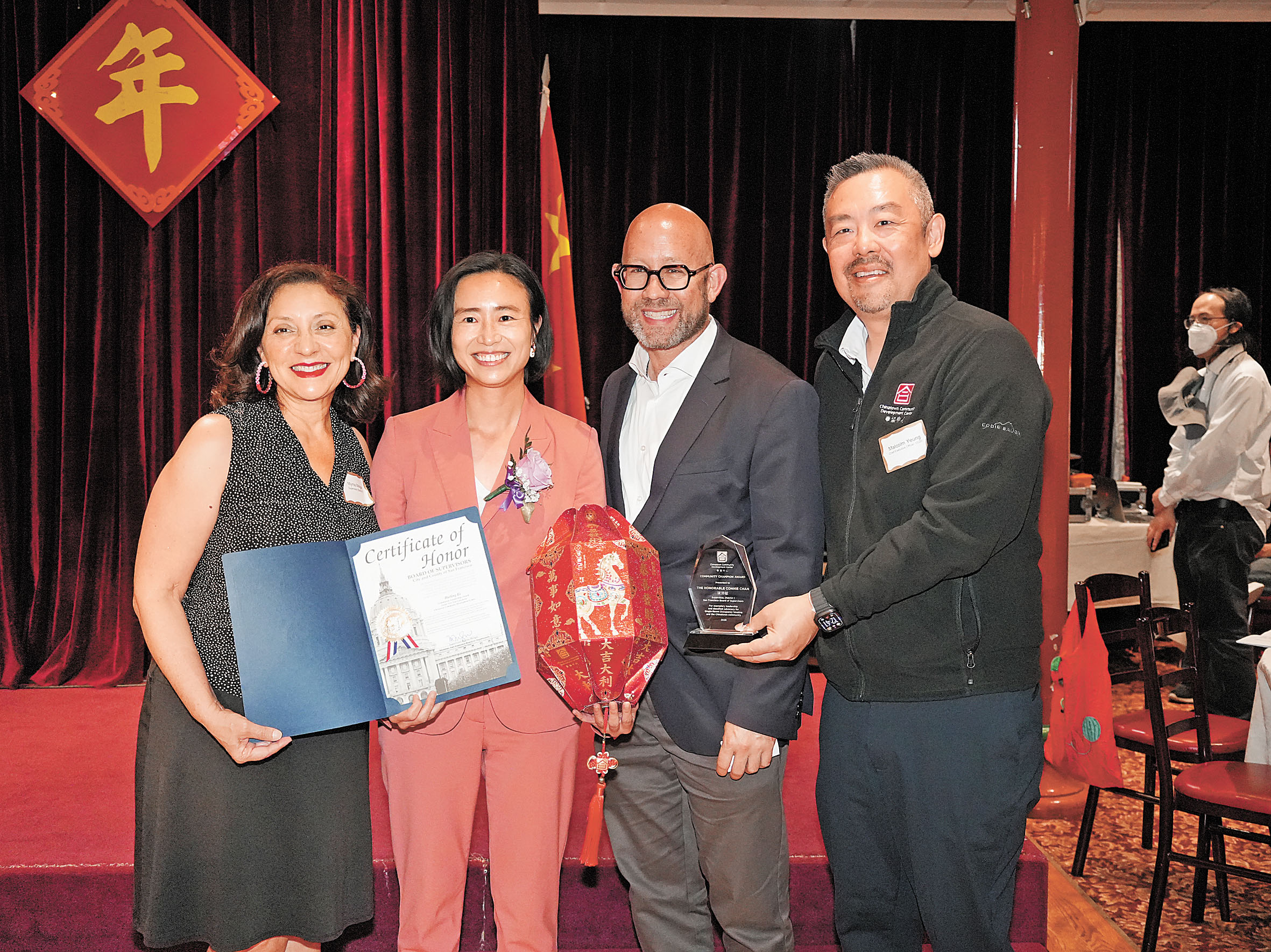 陳詩敏獲頒社區先鋒獎。記者黃偉江攝