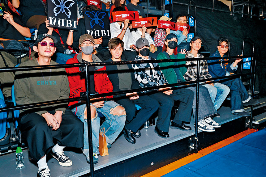 MIRROR 7位隊友（左起）Lokman、Alton、Frankie、Ian、Jeremy、Stanley及AK到場支持。