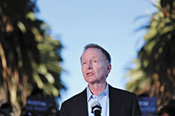 博伊特納日前在聖佩卓的新聞發布會上發表講話。洛杉磯時報