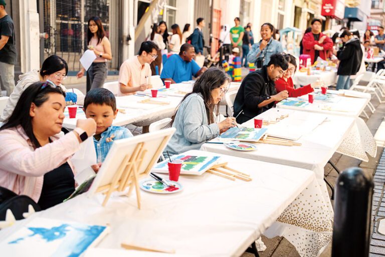 備受歡迎的免費街頭油畫、速寫等文創活動。CYC提供