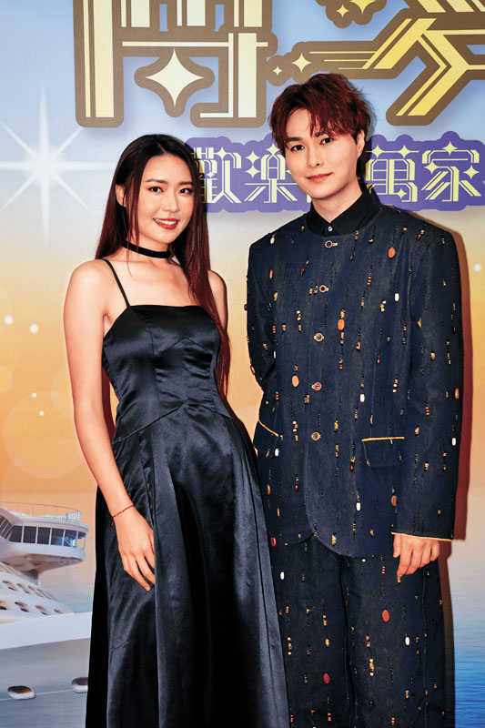 ■胡鴻鈞、戴祖儀為《博愛歡樂傳萬家》演出。