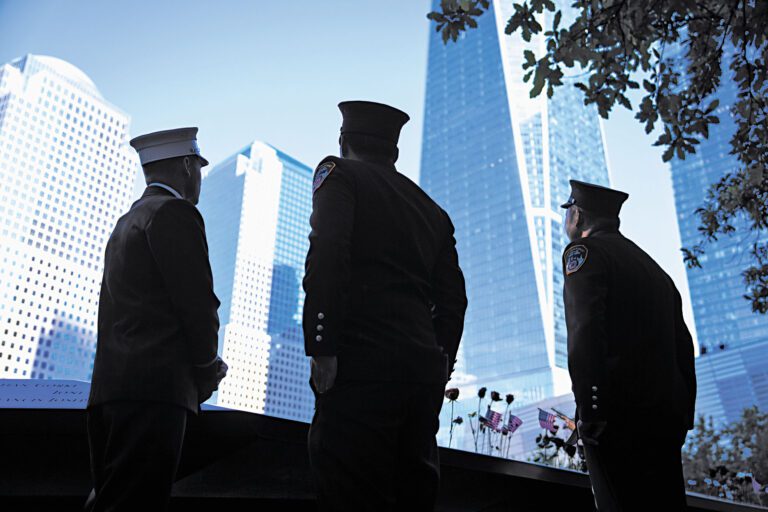 警界普遍擔心，傾向「反警」立場的市長馬姆達尼會削減加班費。Vincent Alban/紐約時報