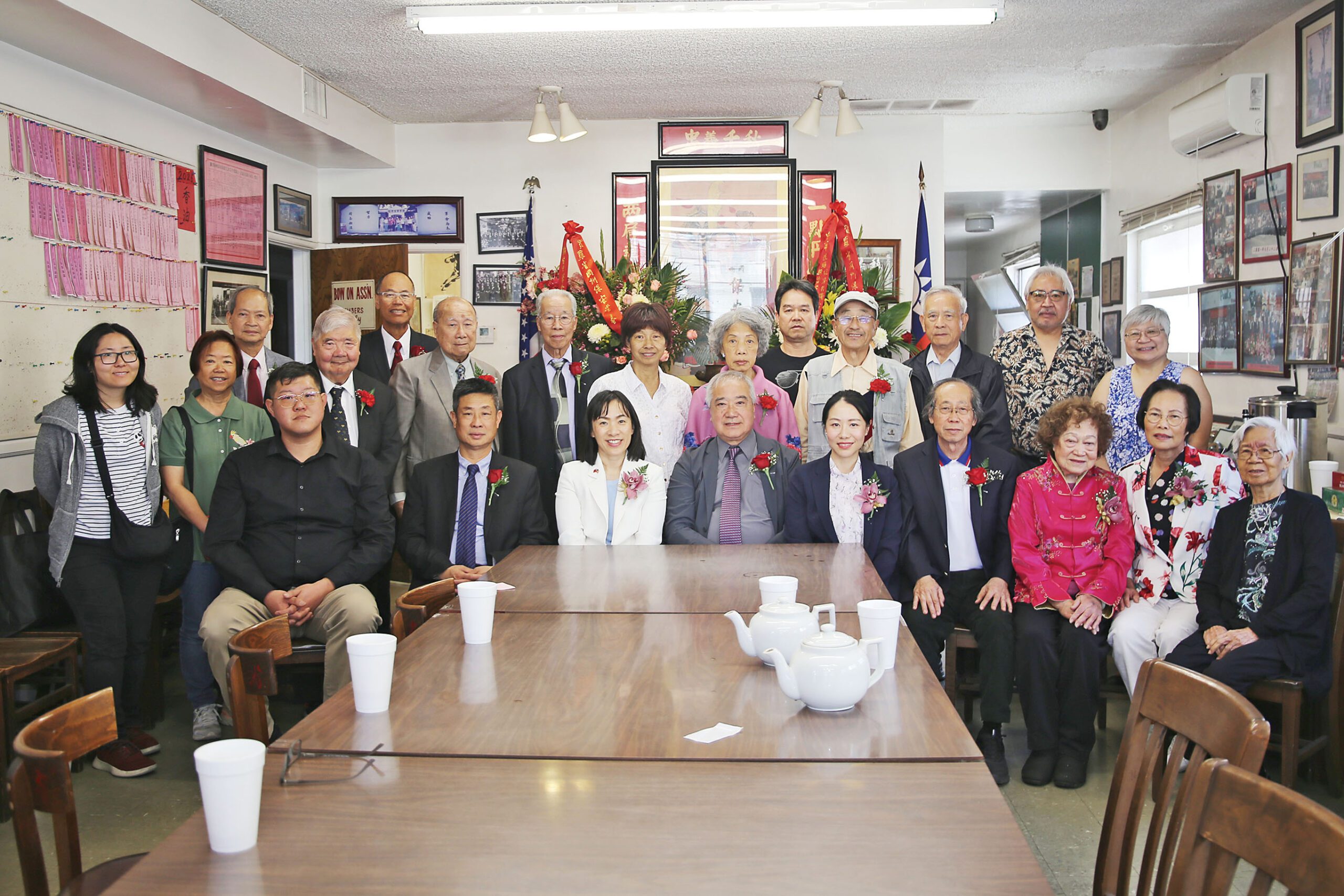 保安堂春節祭祖典禮，嘉賓僑領歡聚一堂。主辦方提供