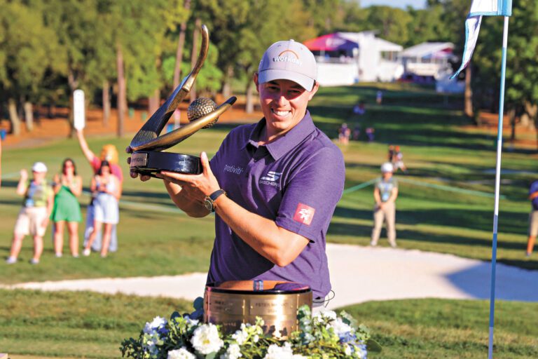 菲茨帕特里克捧盃。路透社