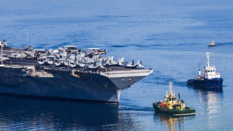 「福特號」航母抵達希臘維修 美軍襲擊伊朗無人機引擎廠房　　