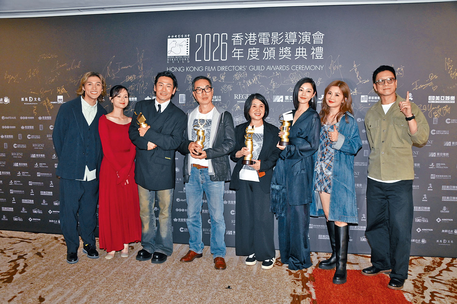 大贏家《再見UFO》由阿Sa、衛詩雅、杜德偉、黃又南等主演。