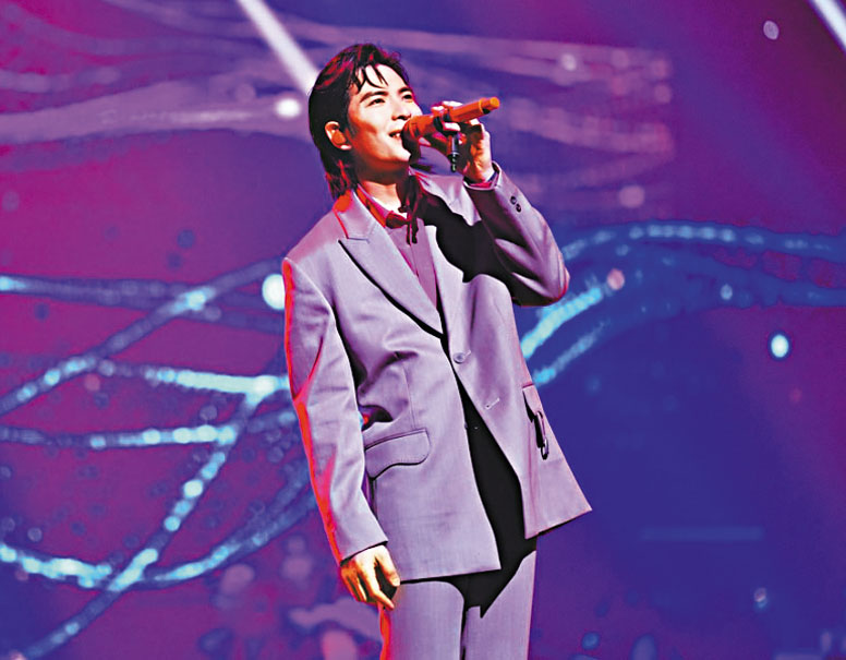 蕭敬騰為「鑽石舞台之夜」演唱會開唱。網上圖片