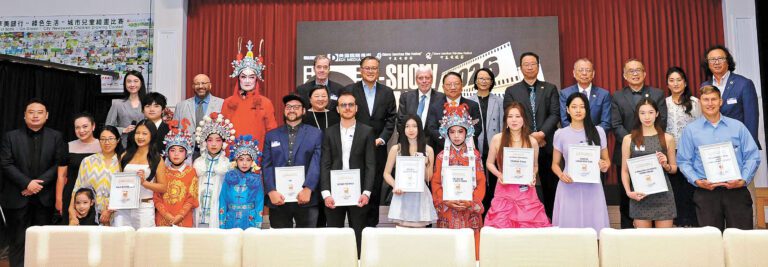 主辦方與到場嘉賓及獲獎者大合照。 主辦方提供