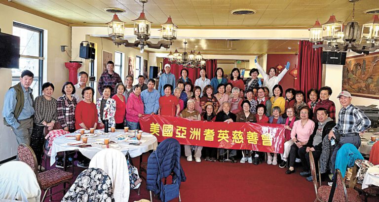 亞洲「耆英AI工作坊」結業合影。記者黃偉江攝