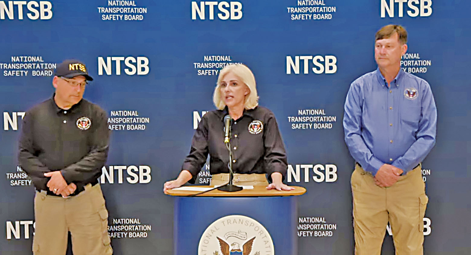 美國國家運輸安全委員會召開新聞發布會。