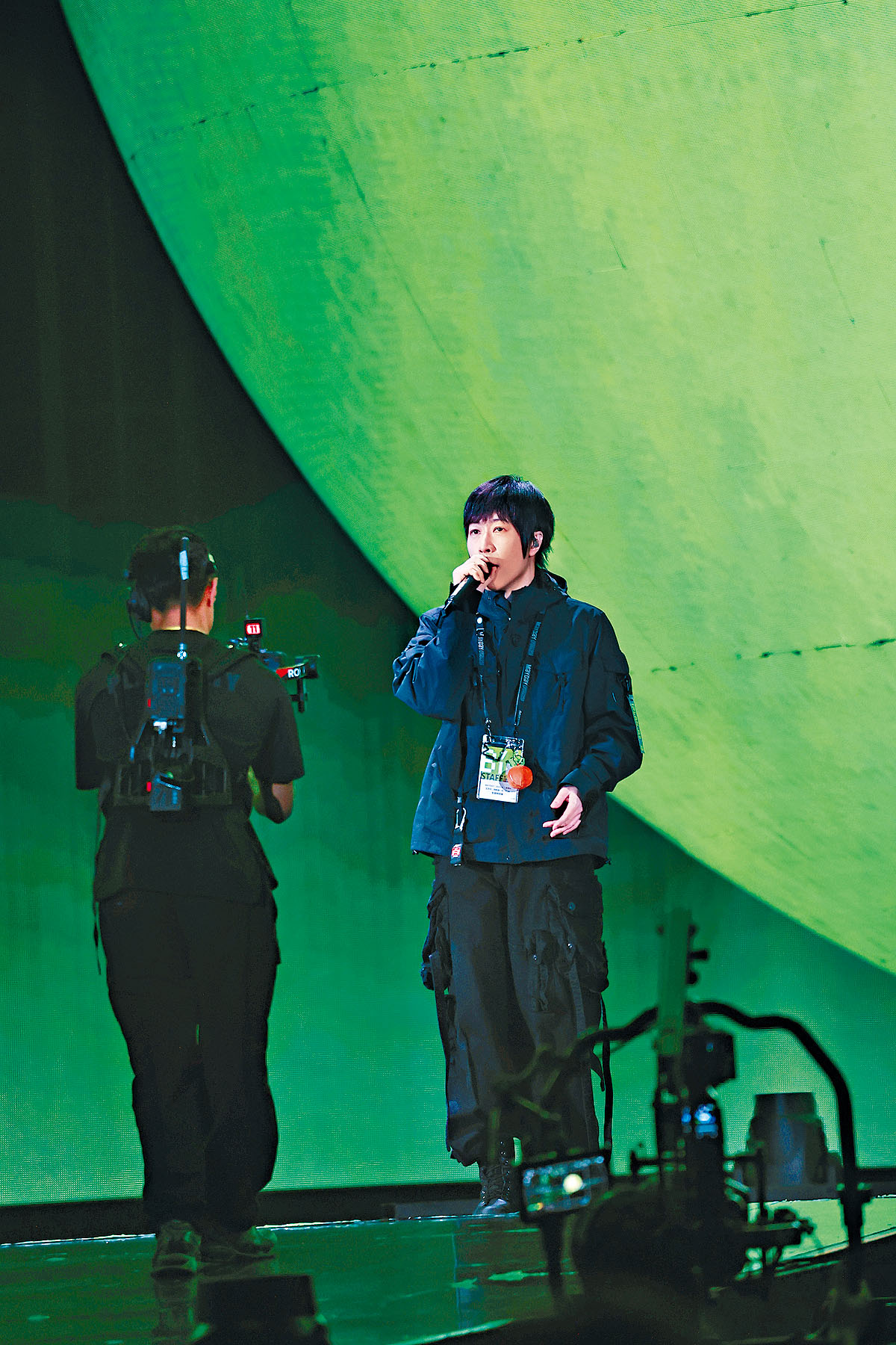 阿信在台上為安排致歉，指五月天十分惦記粉絲。