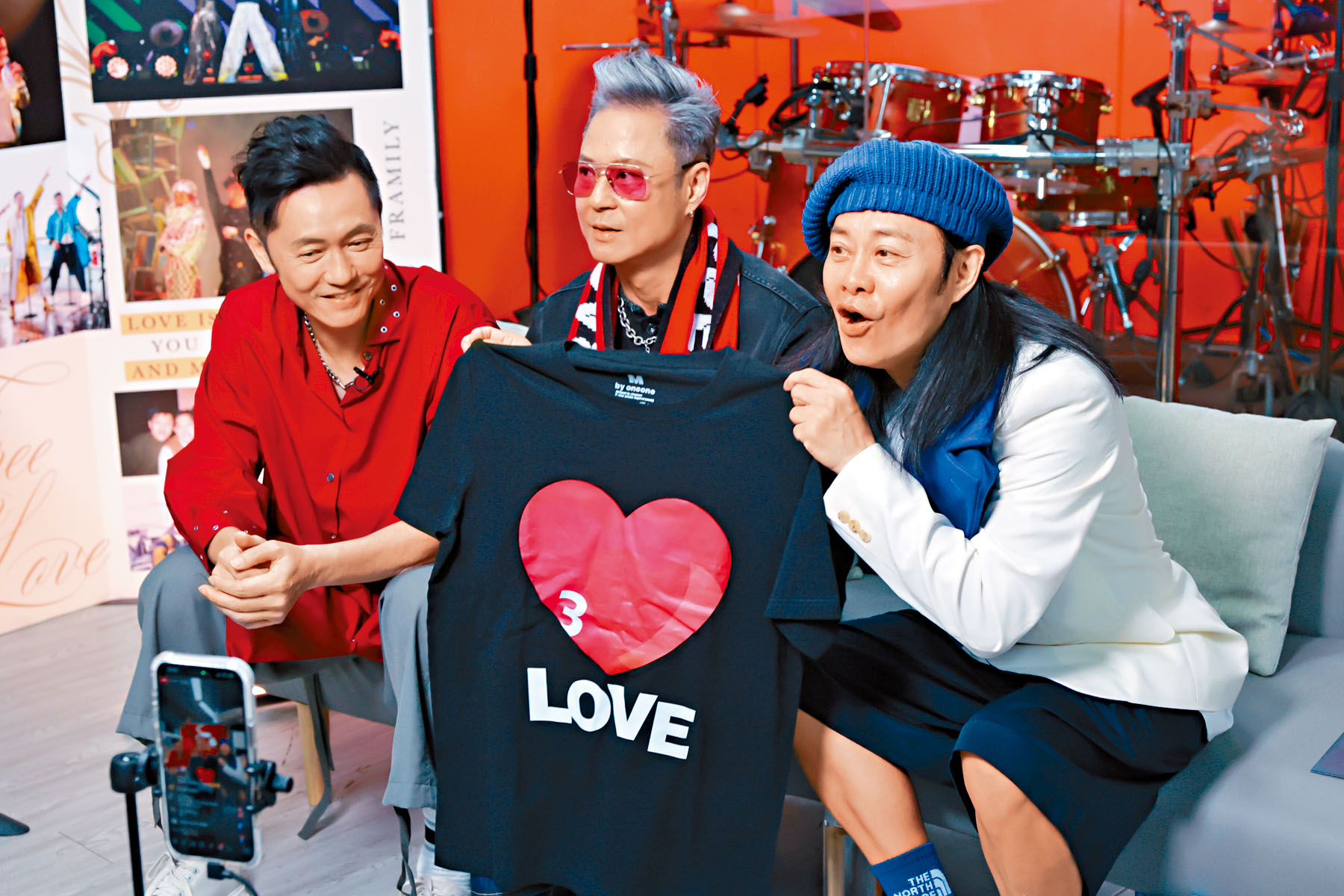 草蜢預告每場紅館騷都會有專屬歌單。