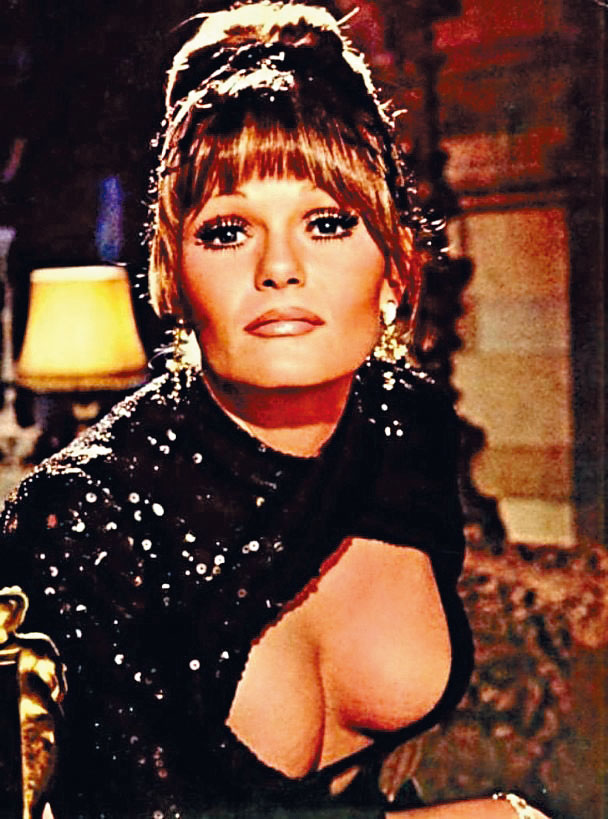 Valerie因演性感秘書，讓她成為一代神感女性。劇照