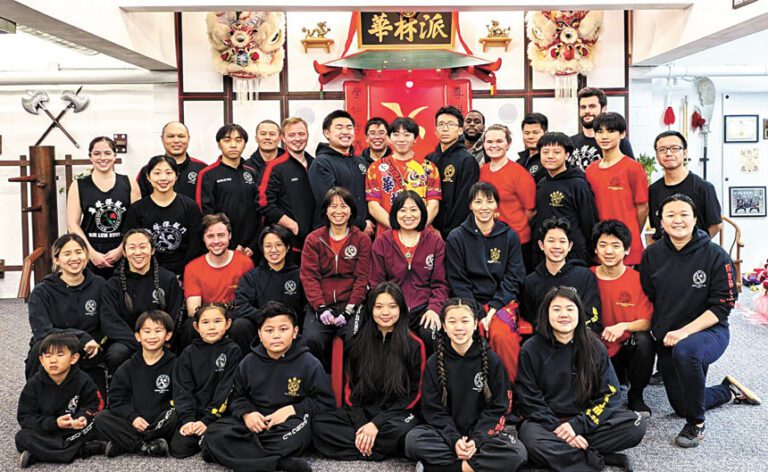 華林功夫太極館師傅和學員們合影。 主辦方提供