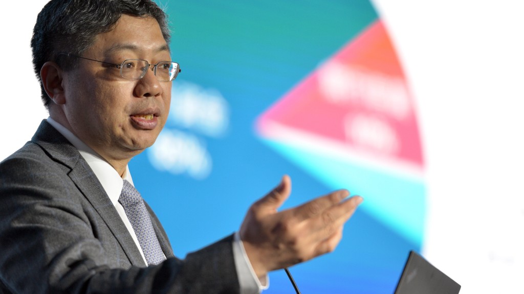 內媒報道:經濟學家巴曙松疑涉非法集資案被查 曾任港交所高層