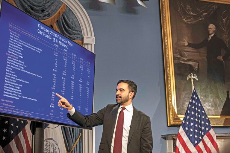 自馬姆達尼提出把地產稅調漲9.5%的建議以來，5周內遭逢各界圍剿。 Dave Sanders/紐約時報