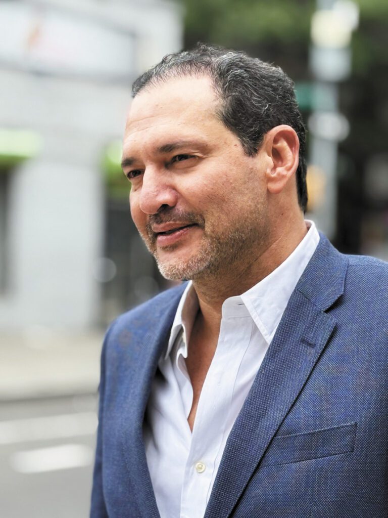 紐約州主計長共和黨候選人Hernandez抨擊馬姆達尼兩百萬美元擴編計劃，誓言審計州府資金防止推動「社會主義議程」。