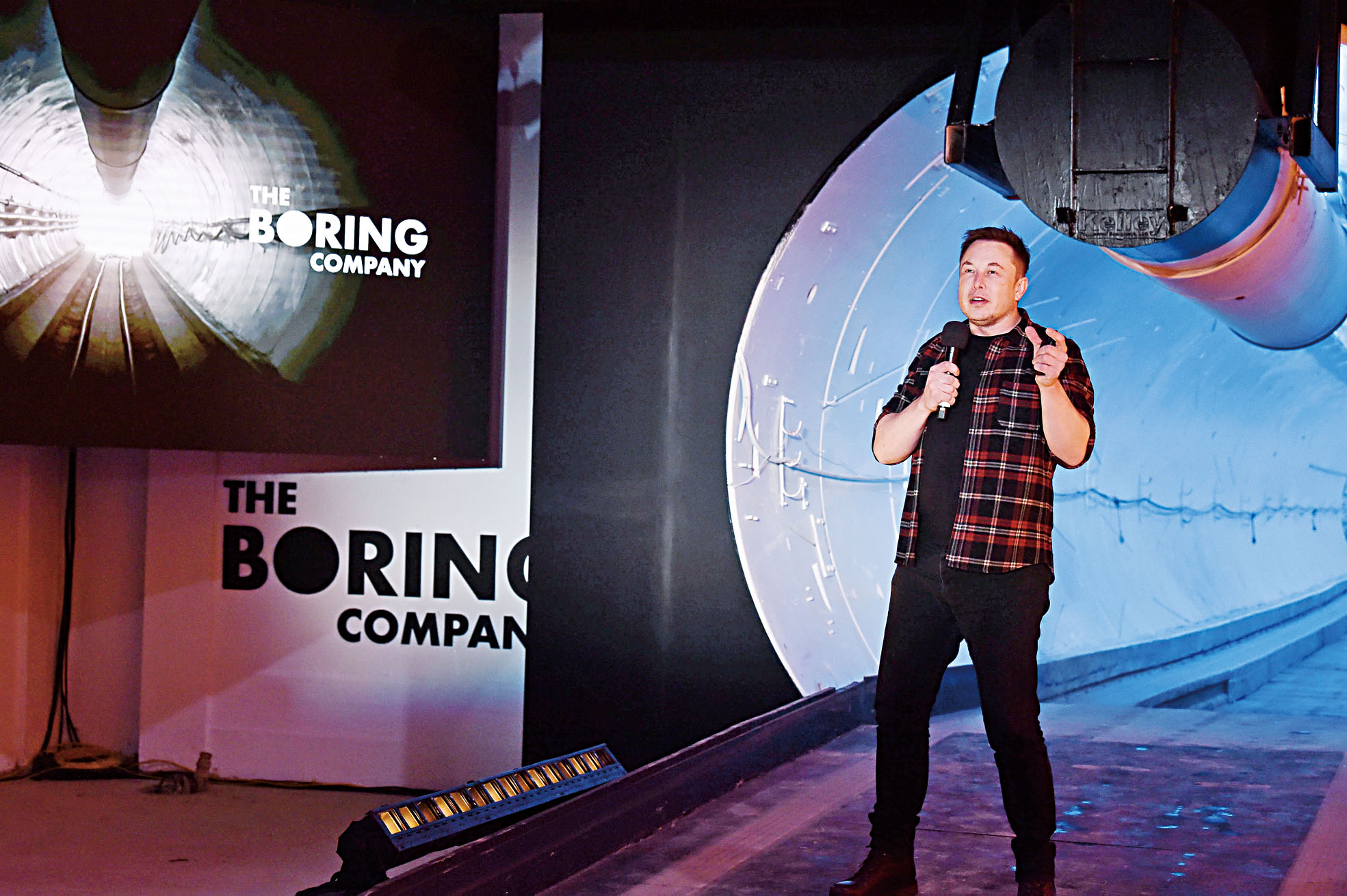 2018年，馬斯克展示演示隧道。路透社資料圖片