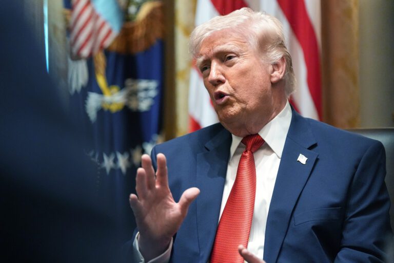 特朗普稱：伊朗送大禮！放行10艘油輪通過霍爾木茲海峽