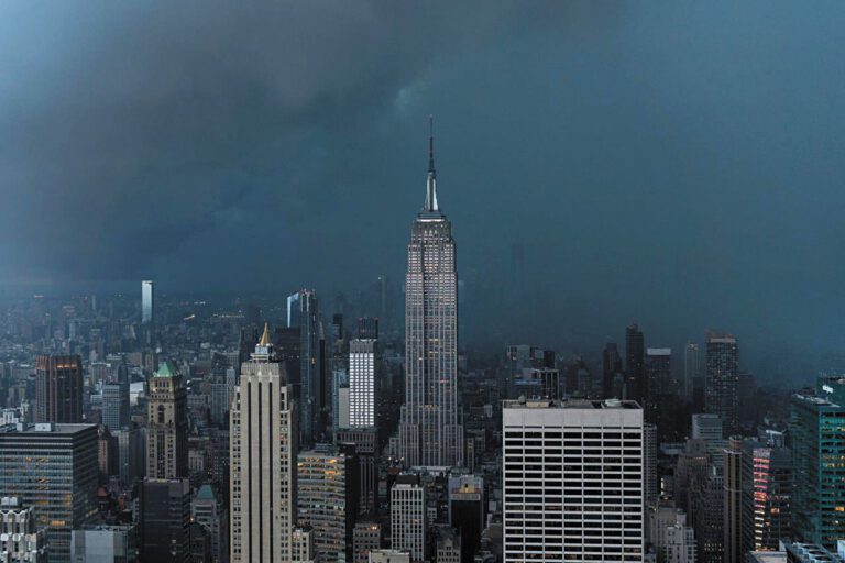 州議員提出計劃，擬強制帝國大廈及幾乎所有建築在深夜11時後熄燈。Todd Heisler/紐約時報