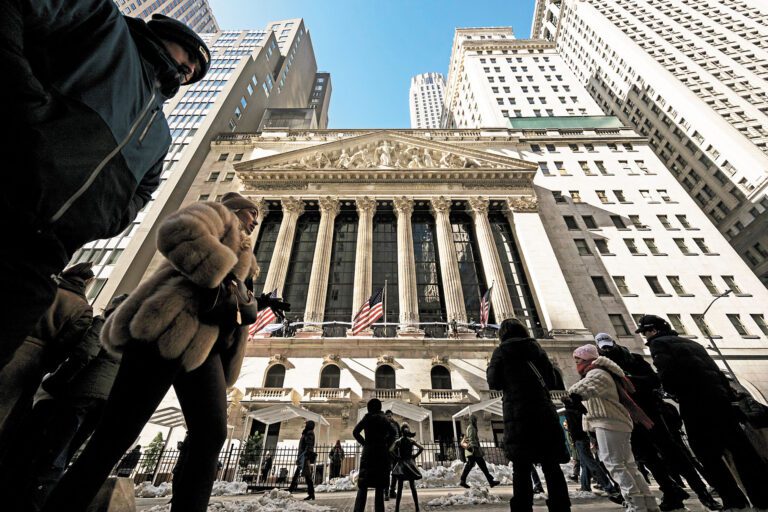 約20萬名證券從業員的人均花紅24.69萬元，約為紐約市家庭收入中位數的3倍。 Karsten Moran/紐約時報