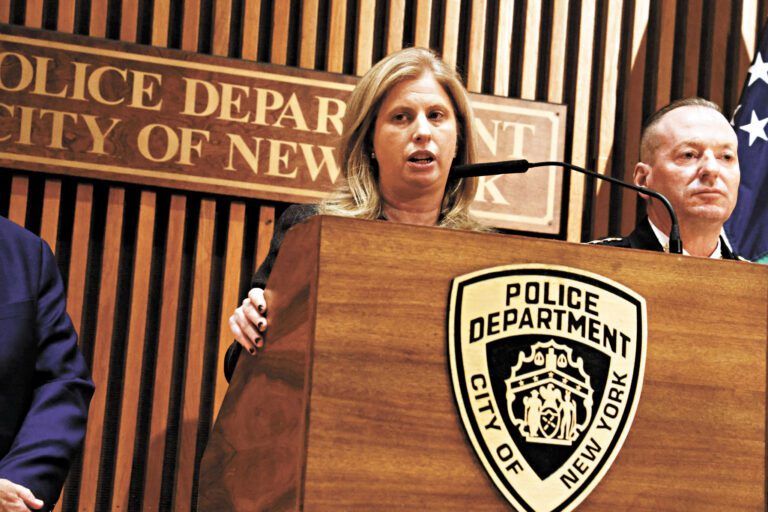 蒂施強調，警方正採取「多管齊下」的策略，並把重點轉向「精準警務」。 Jefferson Siegel/紐約時報