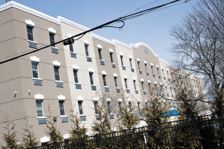 民眾反對遊民所開設經年。