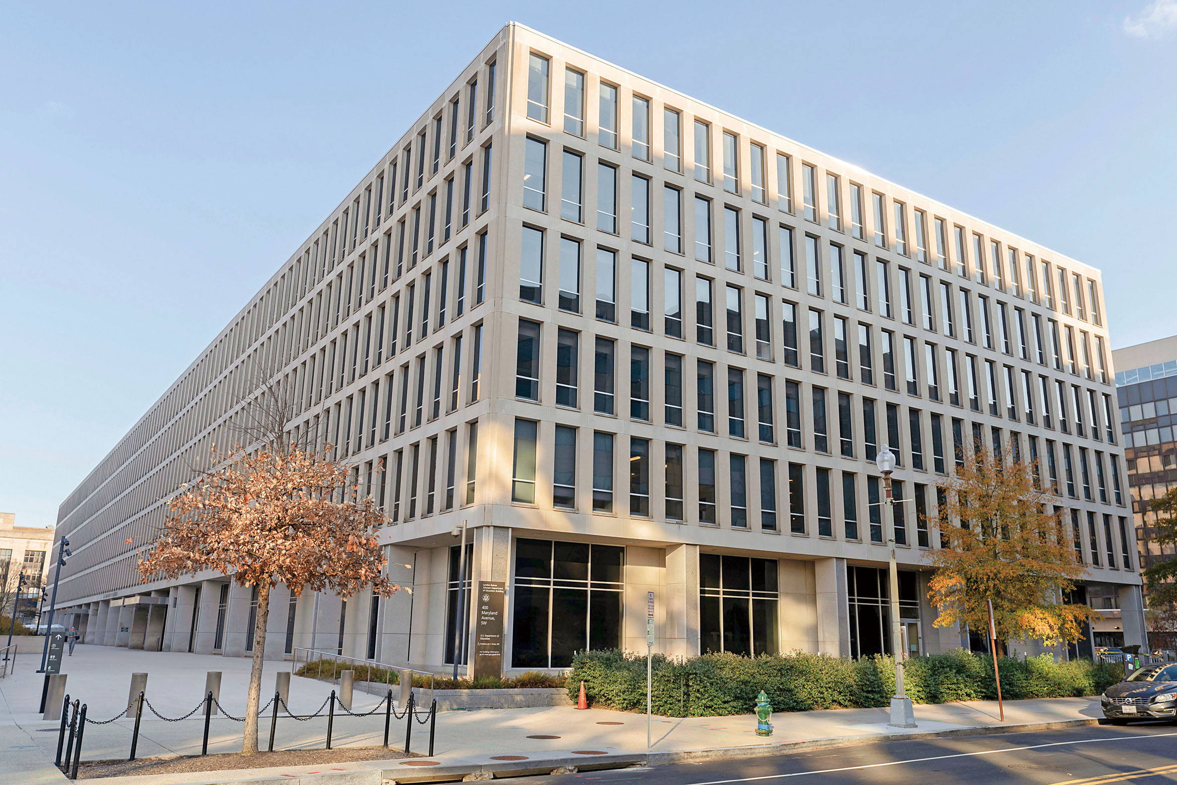 圖為華府教育部大樓。美聯社資料圖片