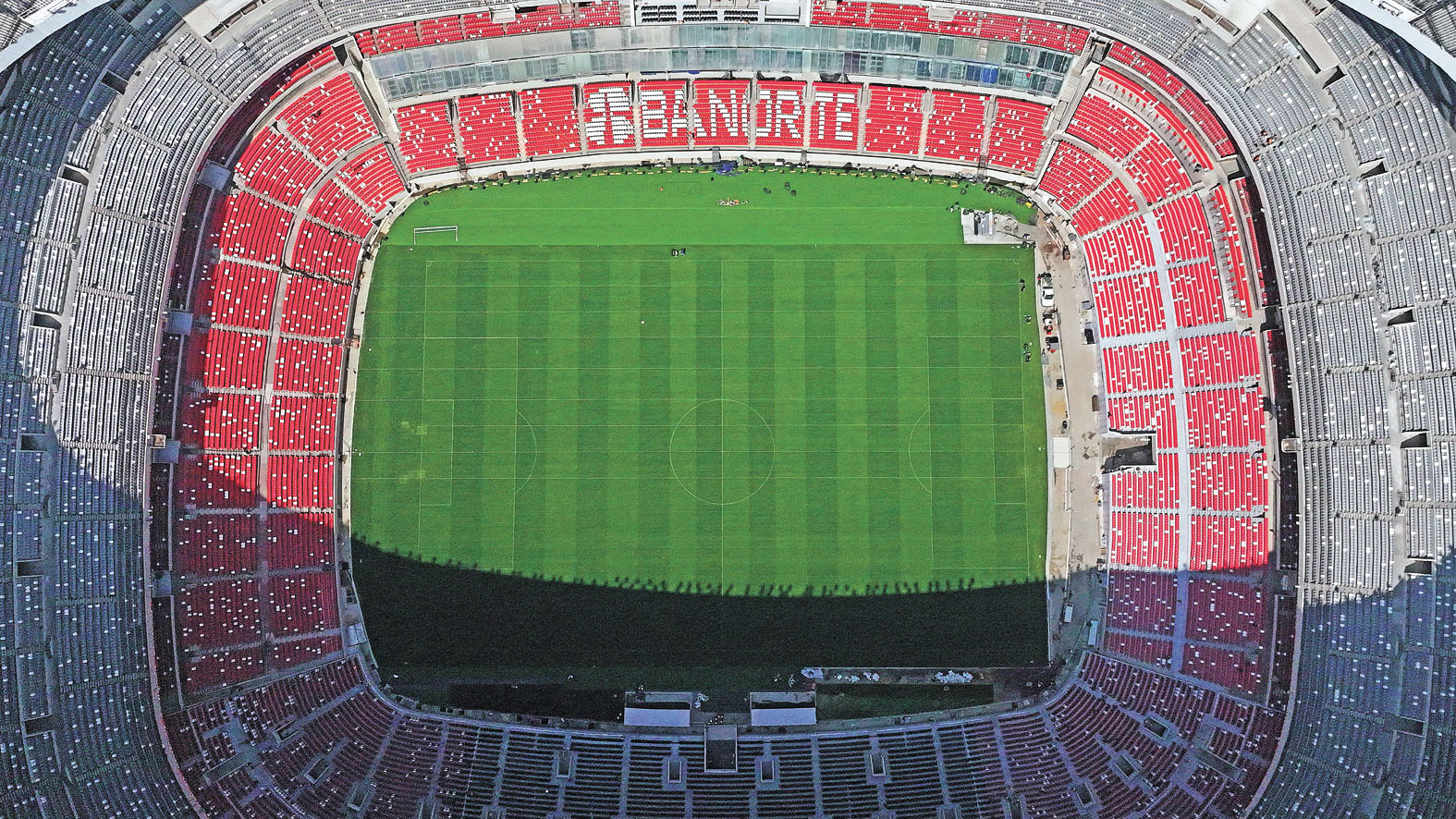 世界盃臨近，多數體育場已準備就緒。路透社