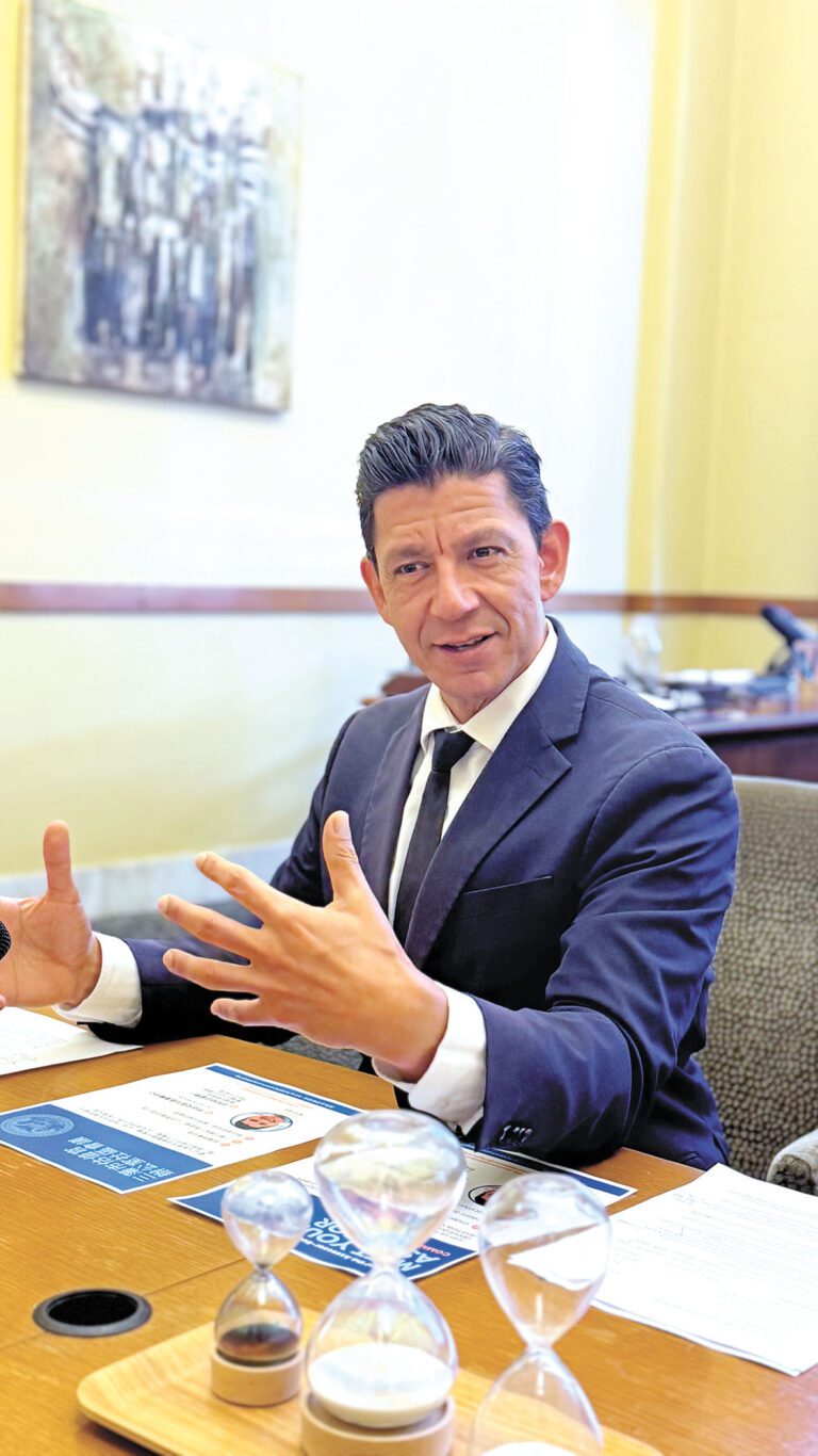 三藩市估值官郭華健（Joaquin Torres）。估值官辦公室提供